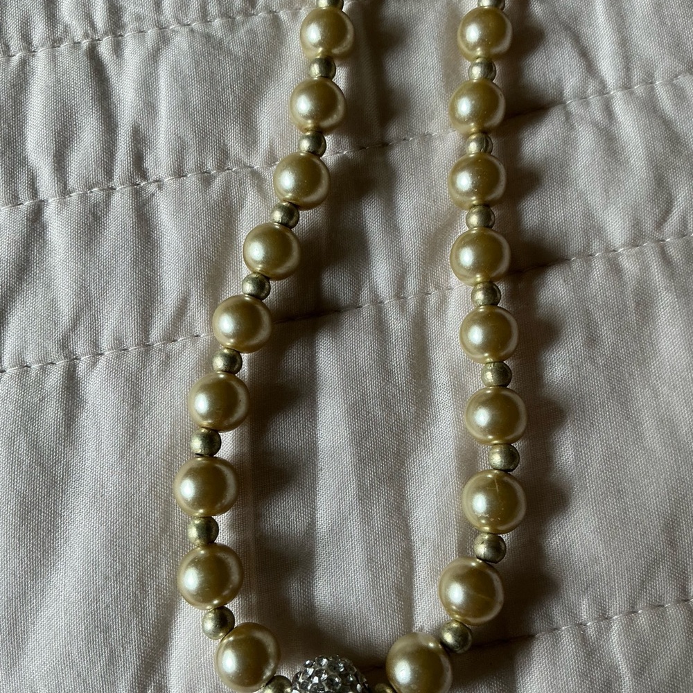 Elegant Gold Pearl Necklace